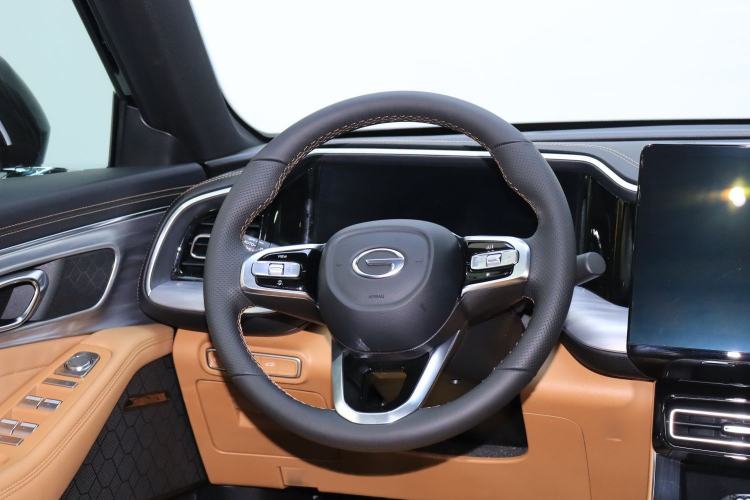 Used GAC Trumpchi GS8 2025 Linghang Series 2.0 TGDI Two-Wheel-Drive Luxury Edition 5 Seats Steering Wheel