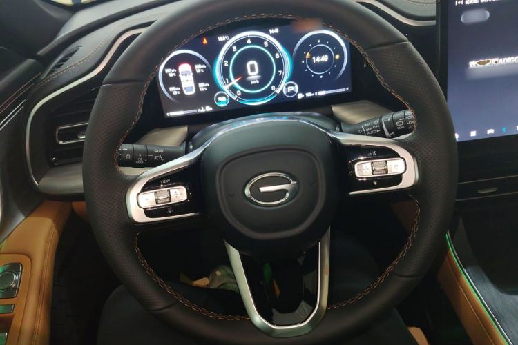 Used GAC Trumpchi GS8 2025 Linghang Series 2.0 TGDI Two-Wheel-Drive Luxury Edition 5 Seats Steering Wheel