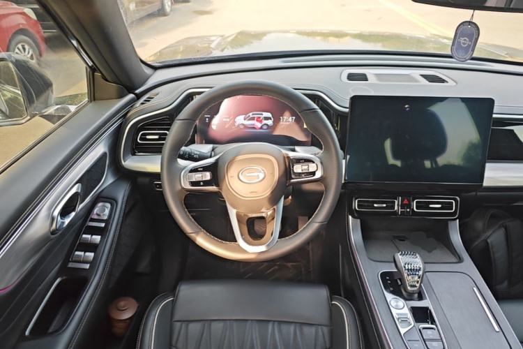 Used GAC Trumpchi GS8 2025 Linghang Series 2.0 TGDI Two-Wheel-Drive Luxury Edition 5 Seats Steering Wheel