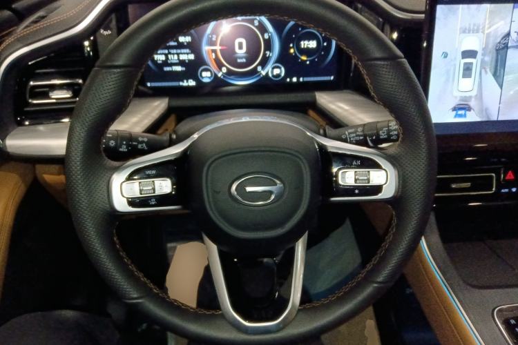 Used GAC Trumpchi GS8 2025 Linghang Series 2.0 TGDI Two-Wheel-Drive Luxury Edition 5 Seats Steering Wheel