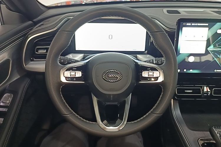 Used GAC Trumpchi GS8 2025 Linghang Series 2.0 TGDI Two-Wheel-Drive Luxury Edition 5 Seats Steering Wheel