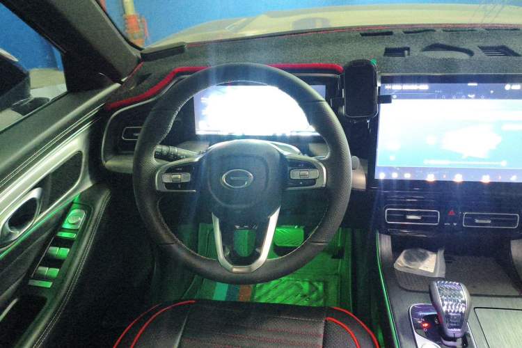 Used GAC Trumpchi GS8 2025 Linghang Series 2.0 TGDI Two-Wheel-Drive Luxury Edition 5 Seats Steering Wheel