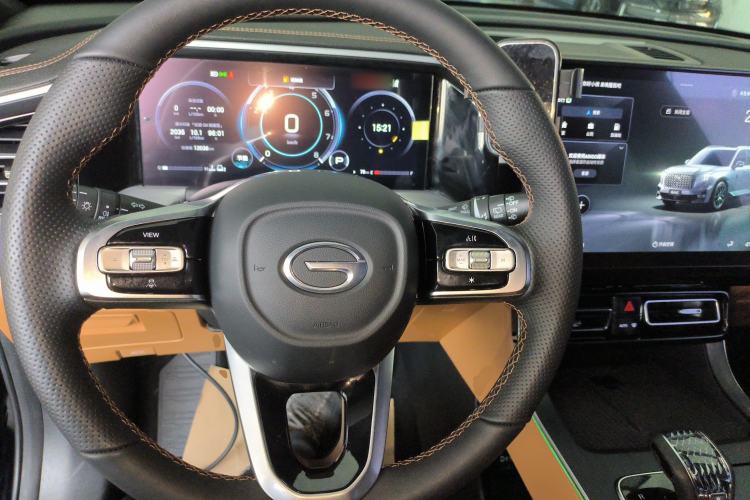 Used GAC Trumpchi GS8 2025 Linghang Series 2.0 TGDI Two-Wheel-Drive Luxury Edition 5 Seats Steering Wheel