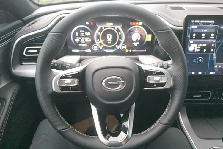 Used GAC Trumpchi GS8 2025 Linghang Series 2.0 TGDI Two-Wheel-Drive Luxury Edition 5 Seats Steering Wheel