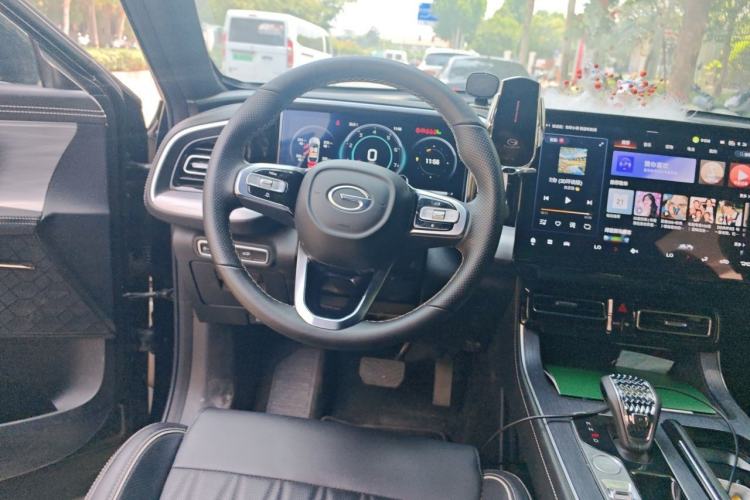 Used GAC Trumpchi GS8 2025 Linghang Series 2.0 TGDI Two-Wheel-Drive Luxury Edition 5 Seats Steering Wheel