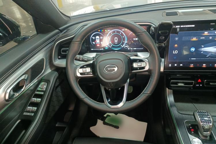 Used GAC Trumpchi GS8 2025 Linghang Series 2.0 TGDI Two-Wheel-Drive Luxury Edition 5 Seats Steering Wheel
