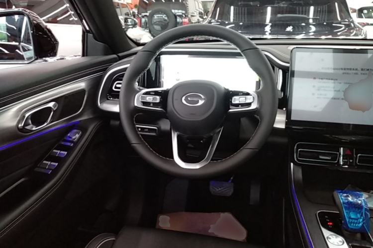 Used GAC Trumpchi GS8 2025 Linghang Series 2.0 TGDI Two-Wheel-Drive Luxury Edition 5 Seats Steering Wheel
