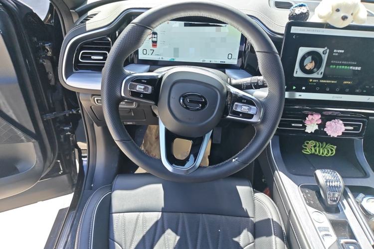 Used GAC Trumpchi GS8 2025 Linghang Series 2.0 TGDI Two-Wheel-Drive Luxury Edition 5 Seats Steering Wheel