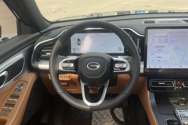 Used GAC Trumpchi GS8 2025 Linghang Series 2.0 TGDI Two-Wheel-Drive Luxury Edition 5 Seats Steering Wheel