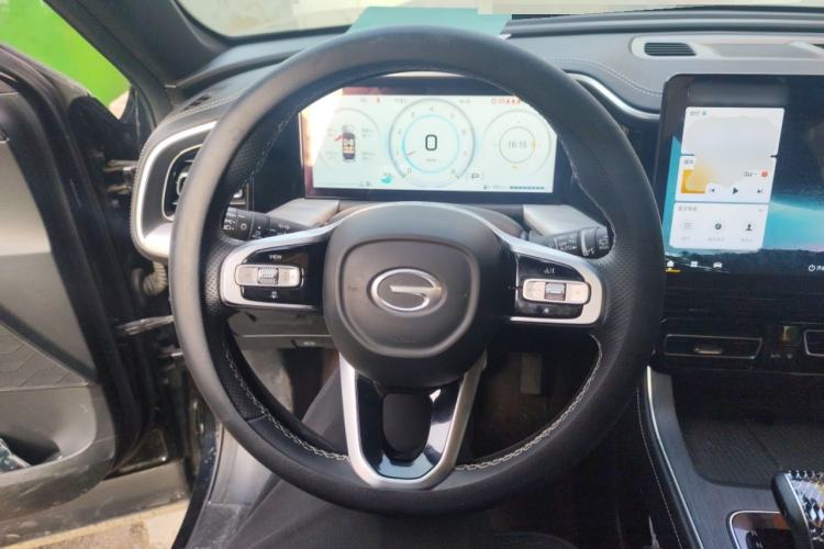 Used GAC Trumpchi GS8 2025 Linghang Series 2.0 TGDI Two-Wheel-Drive Luxury Edition 5 Seats Steering Wheel