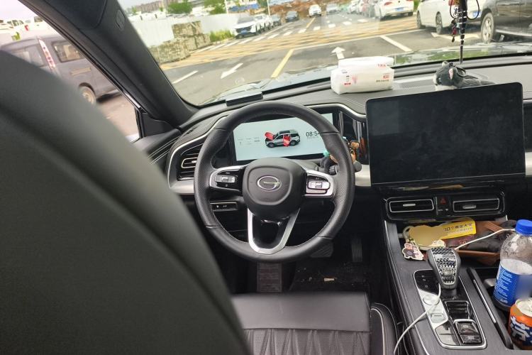 Used GAC Trumpchi GS8 2025 Linghang Series 2.0 TGDI Two-Wheel-Drive Luxury Edition 5 Seats Steering Wheel