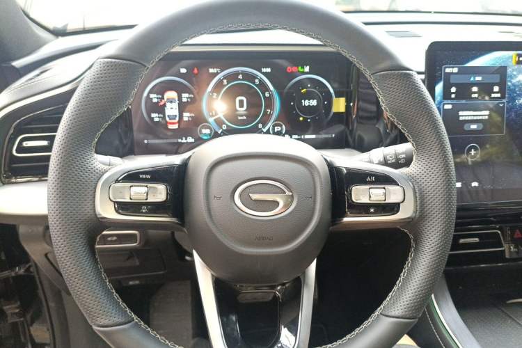 Used GAC Trumpchi GS8 2025 Linghang Series 2.0 TGDI Two-Wheel-Drive Luxury Edition 5 Seats Steering Wheel