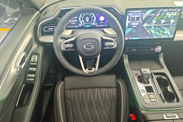 Used GAC Trumpchi GS8 2025 Linghang Series 2.0 TGDI Four-Wheel-Drive Luxury Edition 5 Seats Steering Wheel
