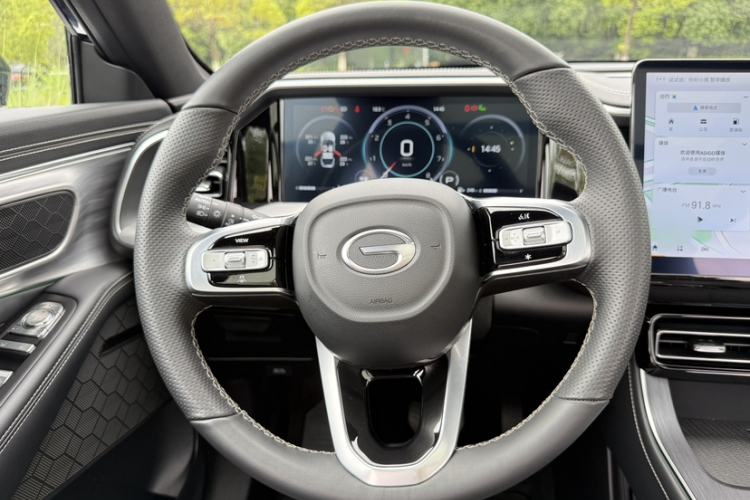Used GAC Trumpchi GS8 2025 Linghang Series 2.0 TGDI Two-Wheel-Drive Luxury Edition 5 Seats Steering Wheel