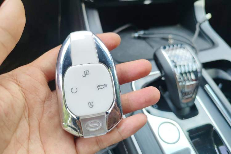 Used GAC Trumpchi GS8 2025 Linghang Series 2.0 TGDI Four-Wheel-Drive Luxury Edition 5 Seats Vehicle Key