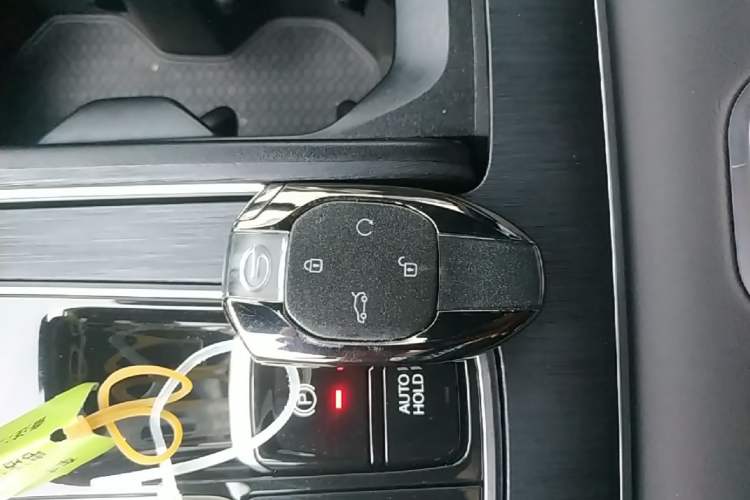 Used GAC Trumpchi GS8 2025 Linghang Series 2.0 TGDI Two-Wheel-Drive Luxury Edition 5 Seats Vehicle Key