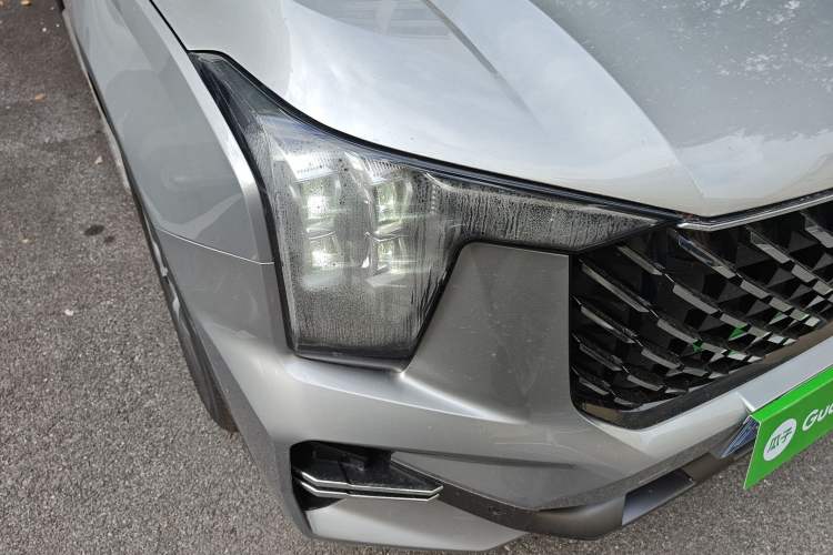Used GAC Trumpchi GS8 2025 Linghang Series 2.0 TGDI Two-Wheel-Drive Luxury Edition 5 Seats Right Front Headlight