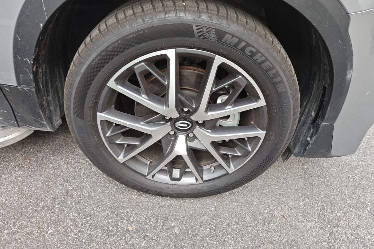 Used GAC Trumpchi GS8 2025 Linghang Series 2.0 TGDI Two-Wheel-Drive Luxury Edition 5 Seats Right Front Wheel Hub