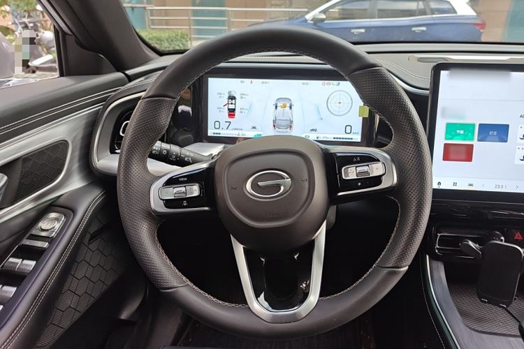 Used GAC Trumpchi GS8 2025 Linghang Series 2.0 TGDI Two-Wheel-Drive Luxury Edition 5 Seats Steering Wheel