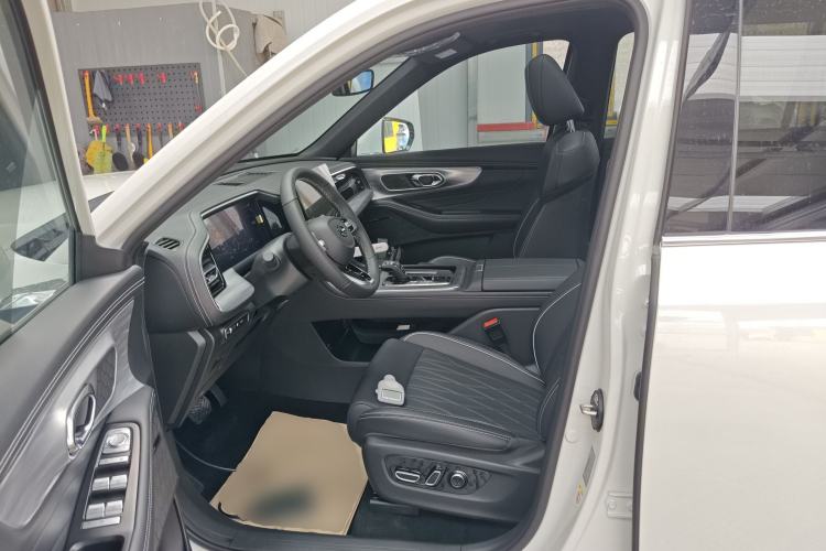 Used GAC Trumpchi GS8 2025 Linghang Series 2.0 TGDI Two-Wheel-Drive Luxury Edition 5 Seats Driver Seat