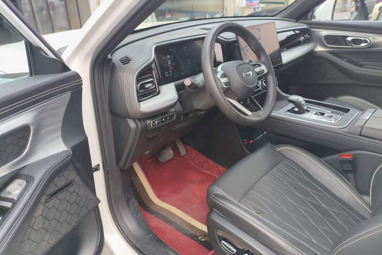 Used GAC Trumpchi GS8 2025 Linghang Series 2.0 TGDI Two-Wheel-Drive Luxury Edition 5 Seats Driver Seat