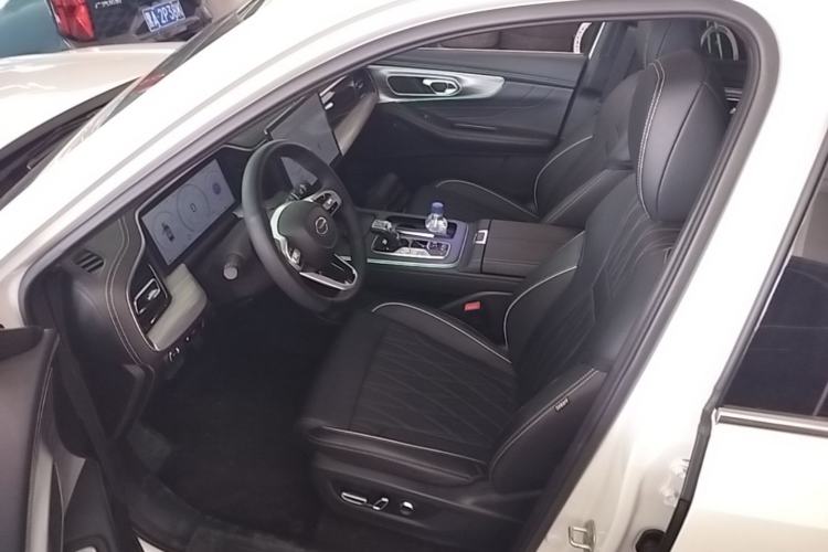 Used GAC Trumpchi GS8 2025 Linghang Series 2.0 TGDI Two-Wheel-Drive Luxury Edition 5 Seats Driver Seat