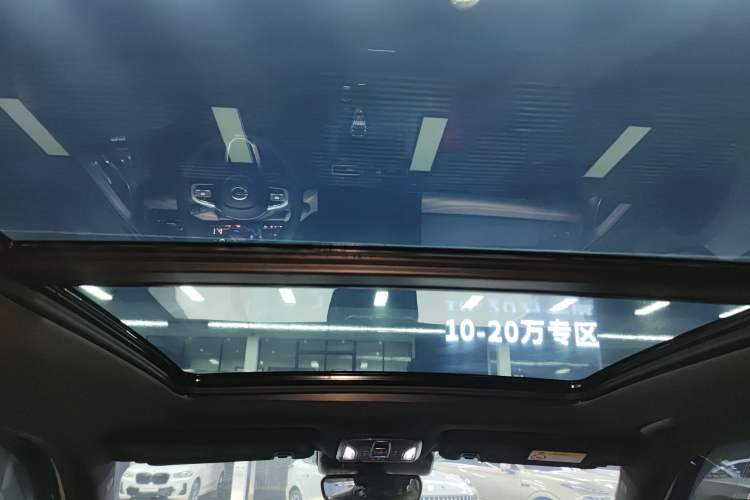 Used GAC Trumpchi GS8 2025 Linghang Series 2.0 TGDI Two-Wheel-Drive Luxury Edition 5 Seats Headliner