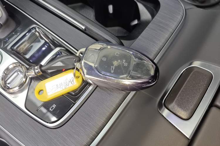 Used GAC Trumpchi GS8 2025 Linghang Series 2.0 TGDI Two-Wheel-Drive Luxury Edition 5 Seats Interior 1