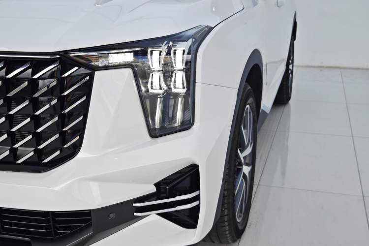 Used GAC Trumpchi GS8 2025 Linghang Series 2.0 TGDI Four-Wheel-Drive Luxury Edition 5 Seats Left Front Headlight
