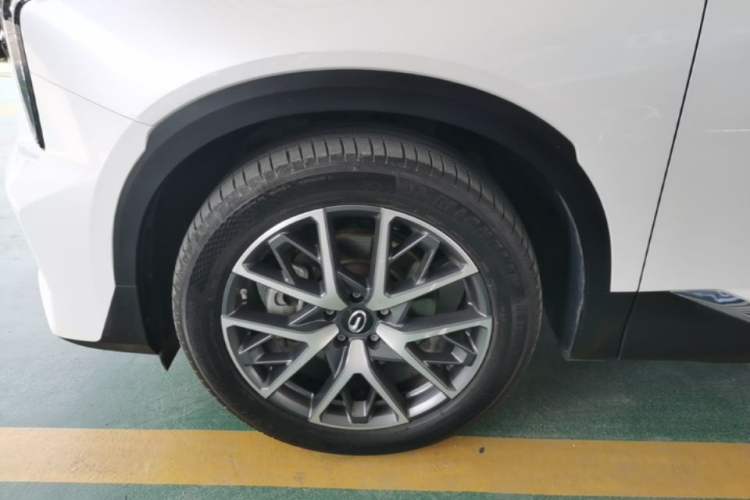 Used GAC Trumpchi GS8 2025 Linghang Series 2.0 TGDI Two-Wheel-Drive Luxury Edition 5 Seats Left Front Wheel Hub
