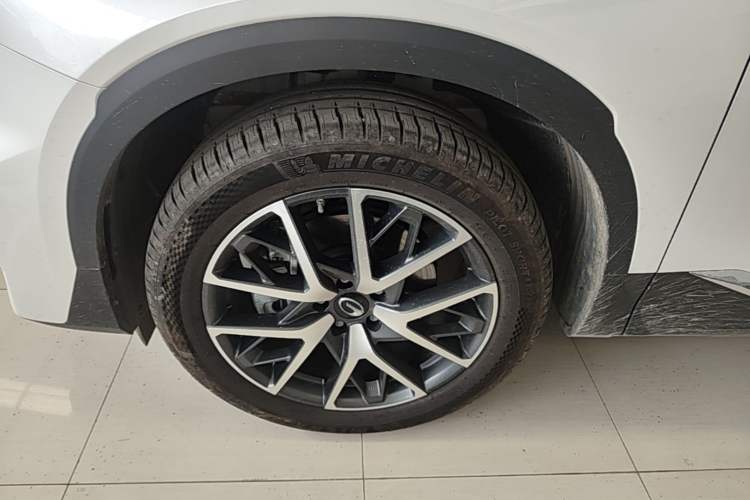 Used GAC Trumpchi GS8 2025 Linghang Series 2.0 TGDI Four-Wheel-Drive Luxury Edition 5 Seats Left Front Wheel Hub