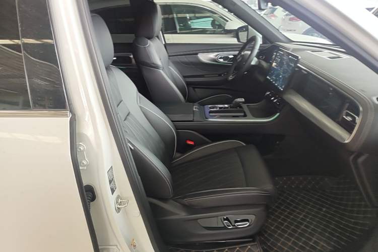 Used GAC Trumpchi GS8 2025 Linghang Series 2.0 TGDI Four-Wheel-Drive Luxury Edition 5 Seats Right Front Seat