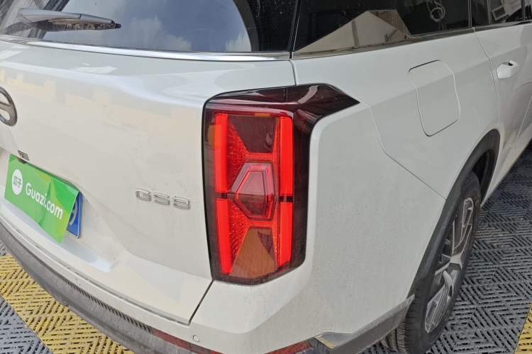 Used GAC Trumpchi GS8 2025 Linghang Series 2.0 TGDI Two-Wheel-Drive Luxury Edition 5 Seats Right Rear Taillight