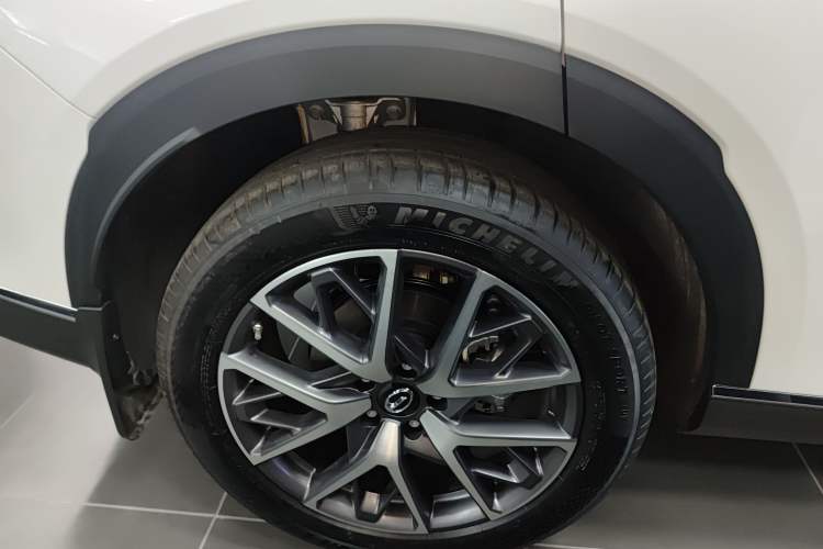 Used GAC Trumpchi GS8 2025 Linghang Series 2.0 TGDI Two-Wheel-Drive Luxury Edition 5 Seats Right Rear Wheel Hub