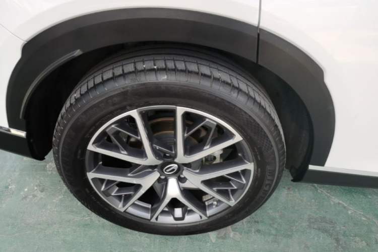 Used GAC Trumpchi GS8 2025 Linghang Series 2.0 TGDI Two-Wheel-Drive Luxury Edition 5 Seats Right Rear Wheel Hub
