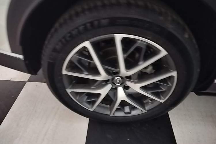 Used GAC Trumpchi GS8 2025 Linghang Series 2.0 TGDI Two-Wheel-Drive Luxury Edition 5 Seats Right Rear Wheel Hub
