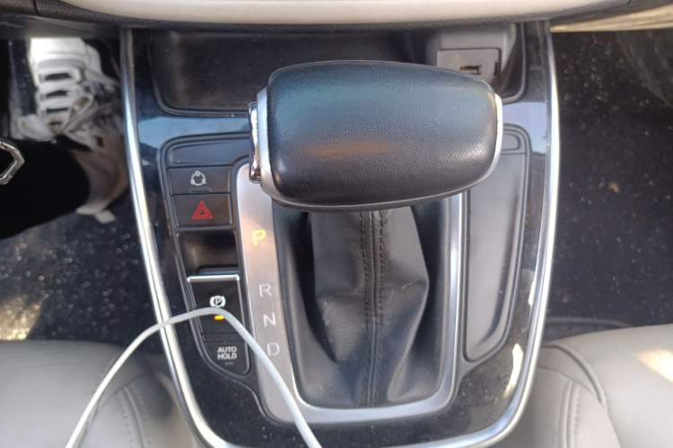 Used GAC Trumpchi M6 2021 270T DCT Elite Edition (7-seater) Gear Lever