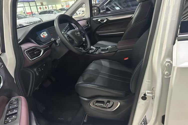 Used GAC Trumpchi M6 2023 PRO 270T DCT Luxury Edition Interior 2