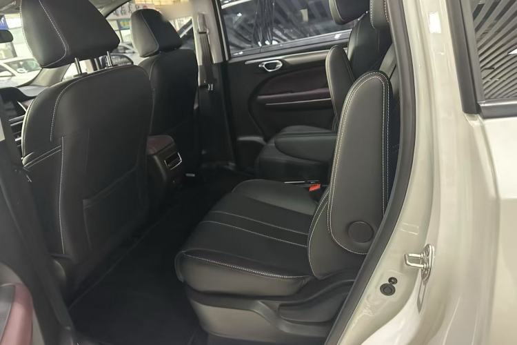 Used GAC Trumpchi M6 2023 PRO 270T DCT Luxury Edition Interior 3