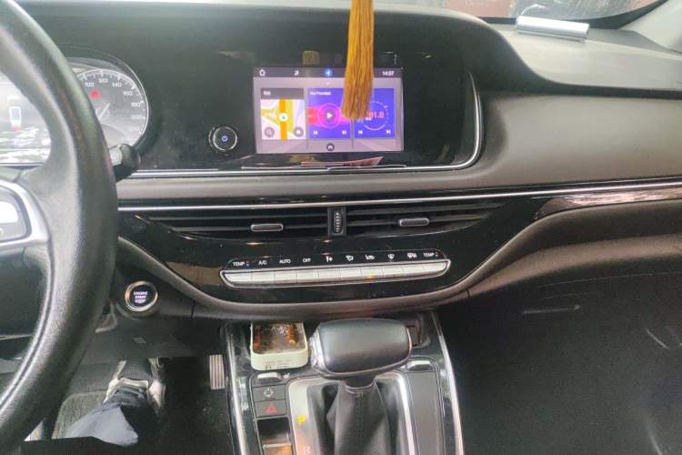 Used GAC Trumpchi M6 2019 270T Automatic Luxury Edition (7-seater) China V Standard Audio And AC Panel