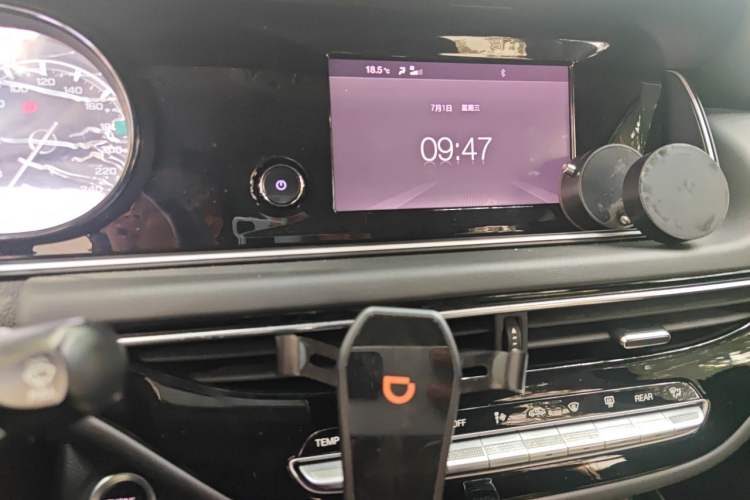 Used GAC Trumpchi M6 2019 270T DCT Luxury Edition (7-seater) China VI Audio And AC Panel