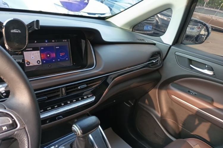 Used GAC Trumpchi M6 2019 270T DCT Luxury Edition (7-seater) China VI Center Console