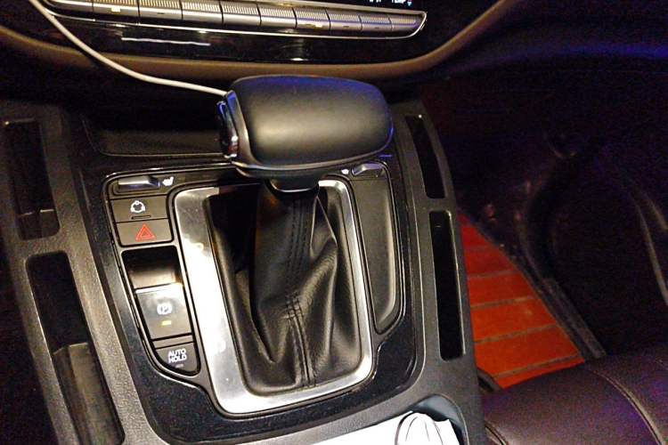 Used GAC Trumpchi M6 2019 270T DCT Prestige Edition (6-Seater) China VI Gear Lever