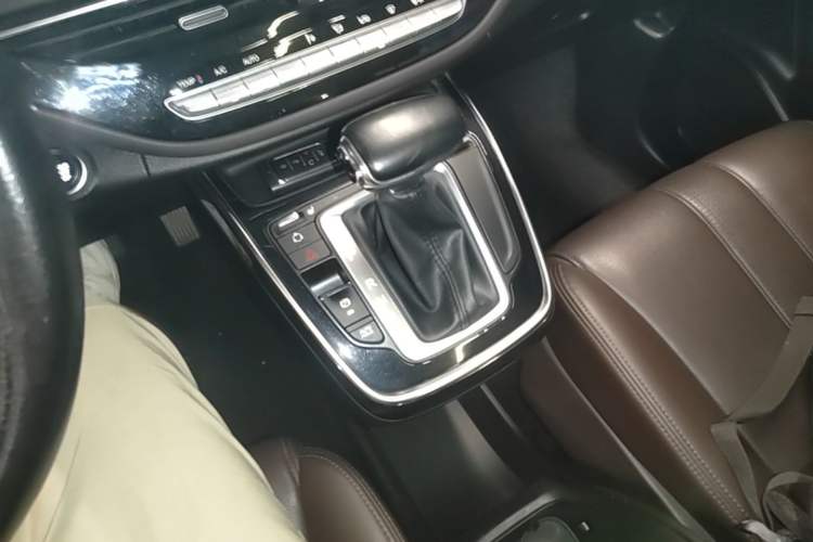 Used GAC Trumpchi M6 2019 270T DCT Luxury Edition (7-seater) China VI Gear Lever