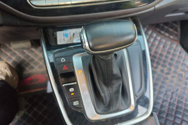 Used GAC Trumpchi M6 2019 270T DCT Luxury Edition (7-seater) China VI Gear Lever