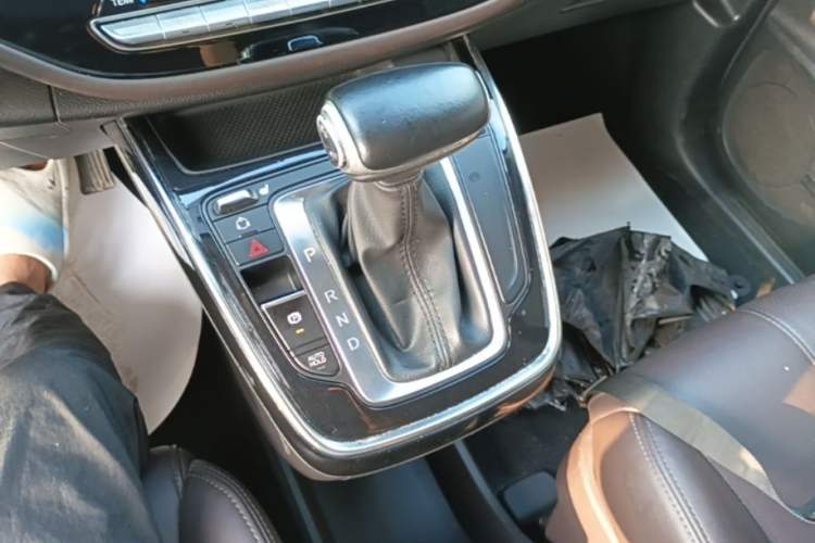 Used GAC Trumpchi M6 2019 270T DCT Luxury Edition (7-seater) China VI Gear Lever