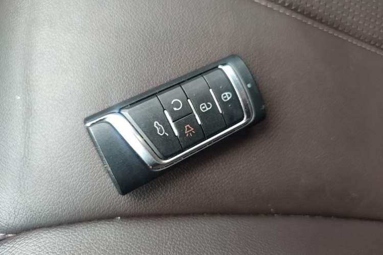 Used GAC Trumpchi M6 2019 270T Automatic Prestige Edition (7-seater) China V Standard Interior 1