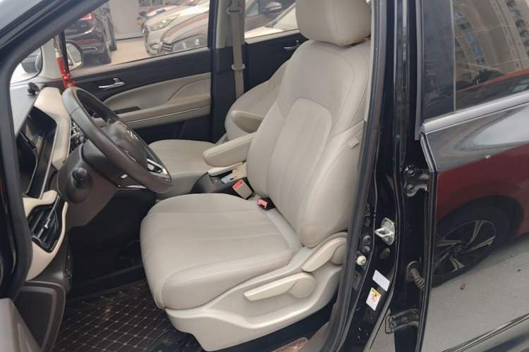 Used GAC Trumpchi M6 2019 270T Automatic Luxury Edition (7-seater) China V Standard Left Front Seat