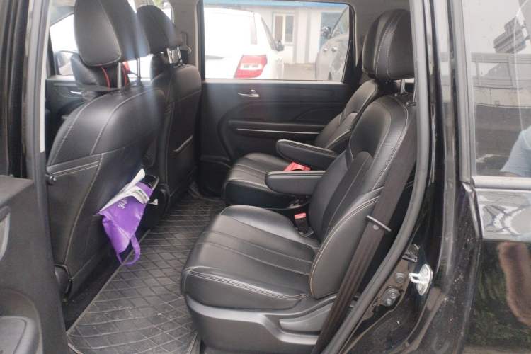 Used GAC Trumpchi M6 2019 270T DCT Luxury Edition (7-seater) China VI Left Rear Seat