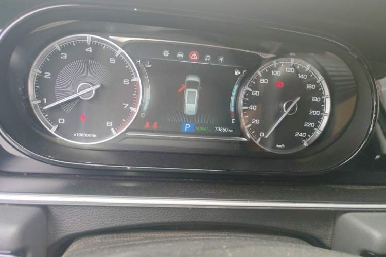 Used GAC Trumpchi M6 2019 270T DCT Luxury Edition (7-seater) China VI Odometer Close Up